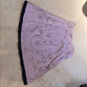 Cotton skirt with beads.